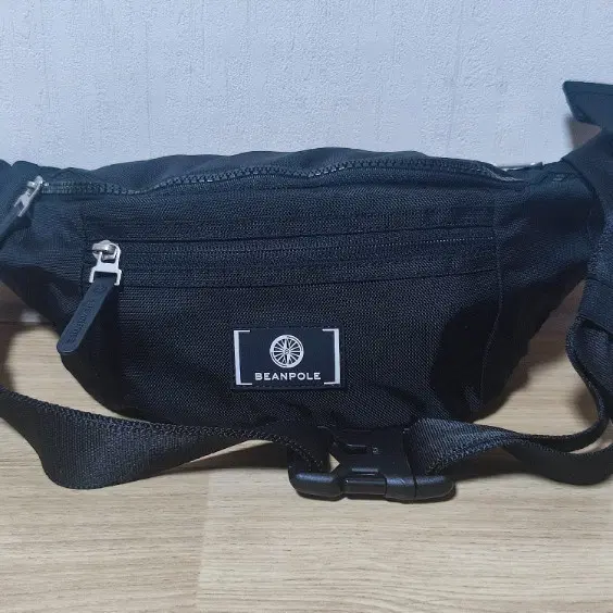 빈폴 힙색 블랙