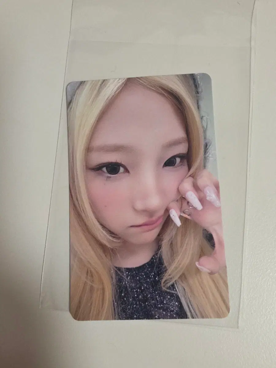 하투하 스텔라 아이코닉하트 유니버셜 럭드 특전 포카 양도