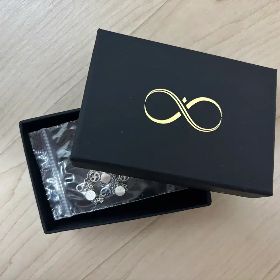 인피니트 팔찌 실버 리밋콘