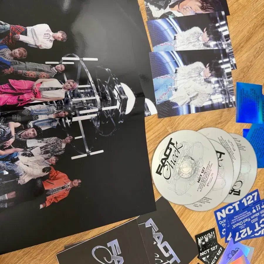 NCT127 5집 앨범 Fact Check 포스터 cd 엽서 스티커 구성