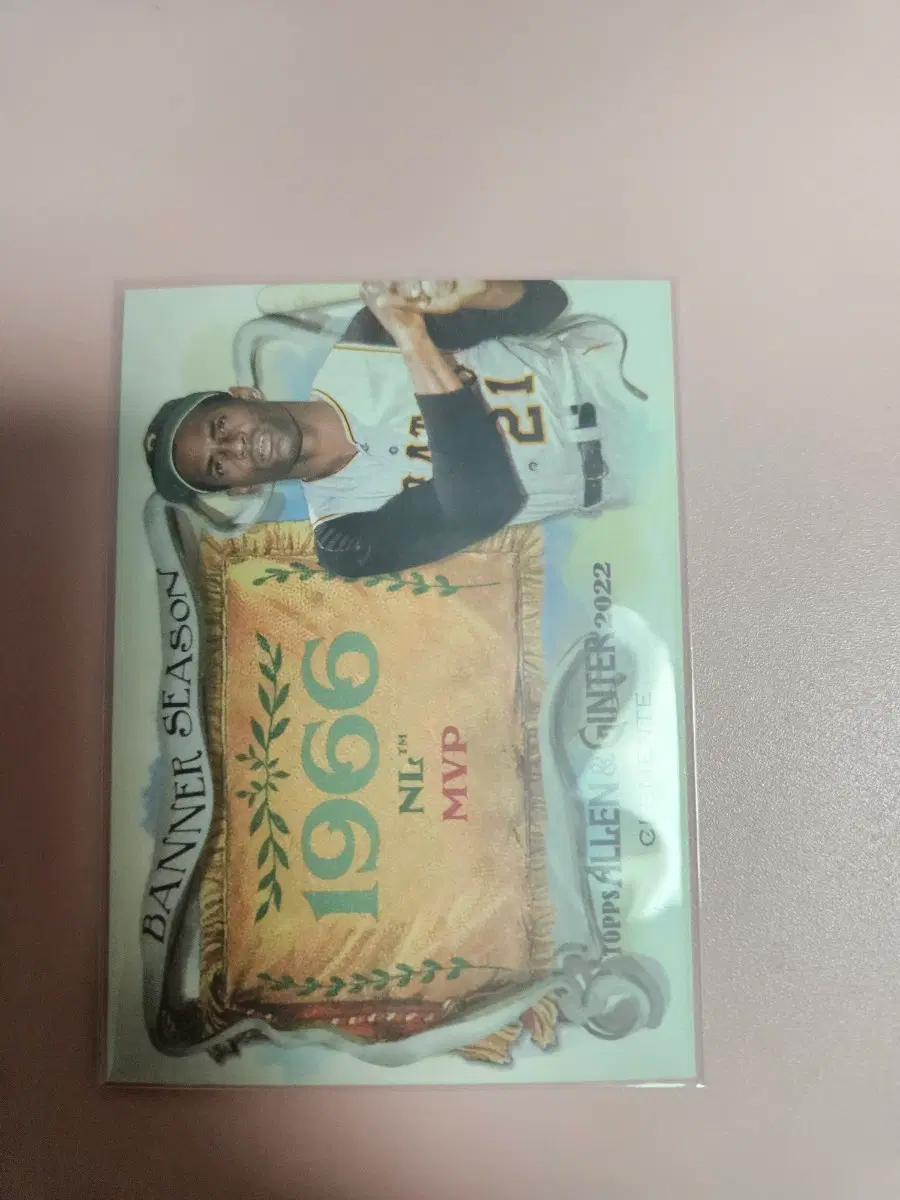 피츠버그)로베르토 클레멘테 2022 Topps A&G banner season 카드