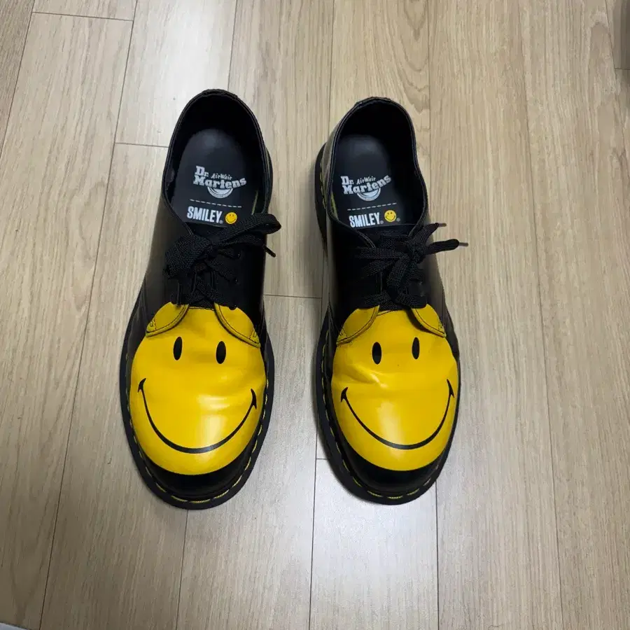 (280) 닥터마틴 스마일리