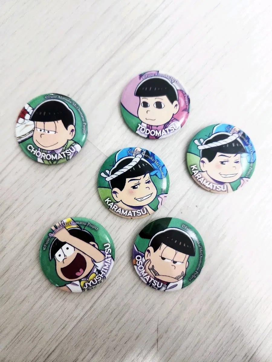 오소마츠상 캔뱃지
