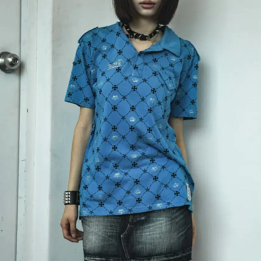 Printed Blue Collar T-shirt