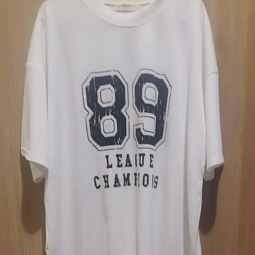 (새상품) 예쁜 레터링 반팔티셔츠(국내생산/화이트/88~99)