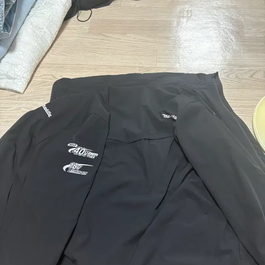 마키타 뉴발란스 콜라보 바람막이