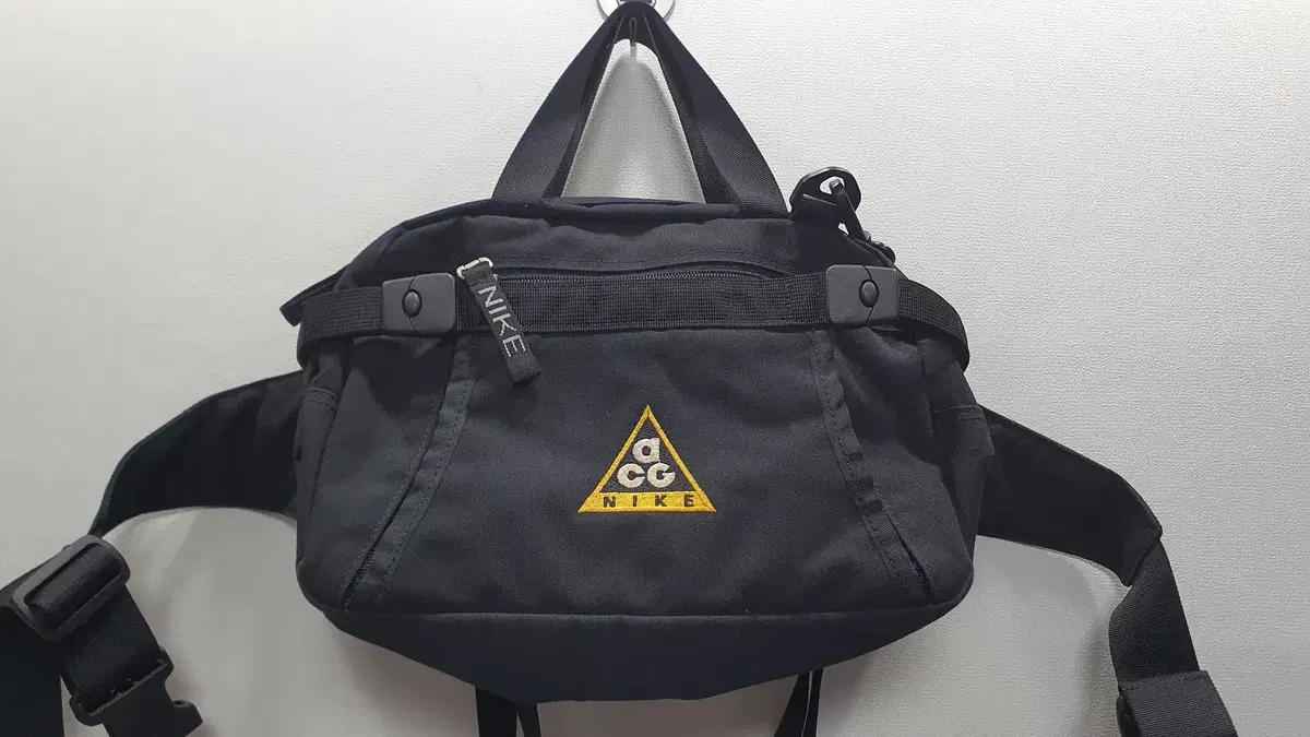 나이키 ACG 힙색 가방