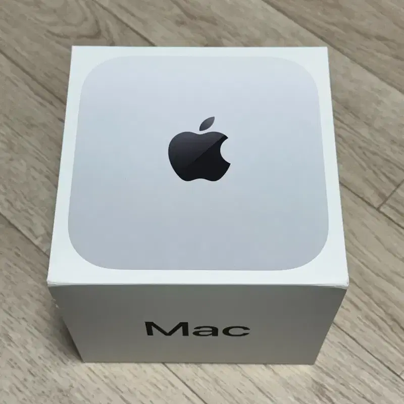 맥미니 m4 32gb ram 전원선 미사용. 거의 새것.