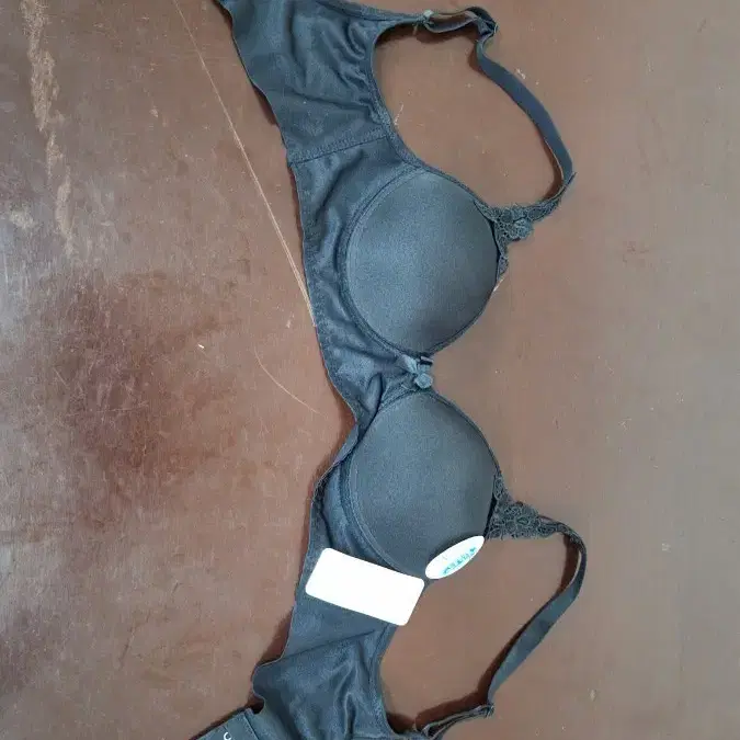 새상품 국산 75AB공용 노와이어 몰드브라 에뜨랑제 256 블랙