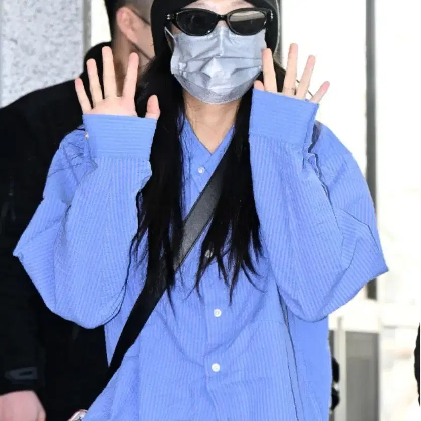 던스트 DUNST 시어서커 블루셔츠 M 판매합니다