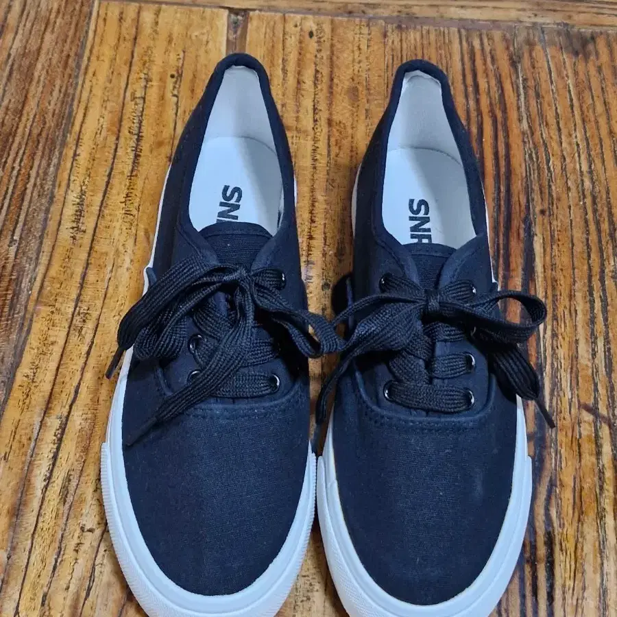 SNP 스니커즈 블랙