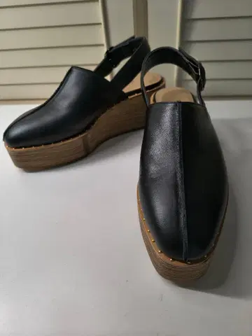 다이애나 천연 가죽 통굽 샌들 백 스트랩 블랙 21.5cm