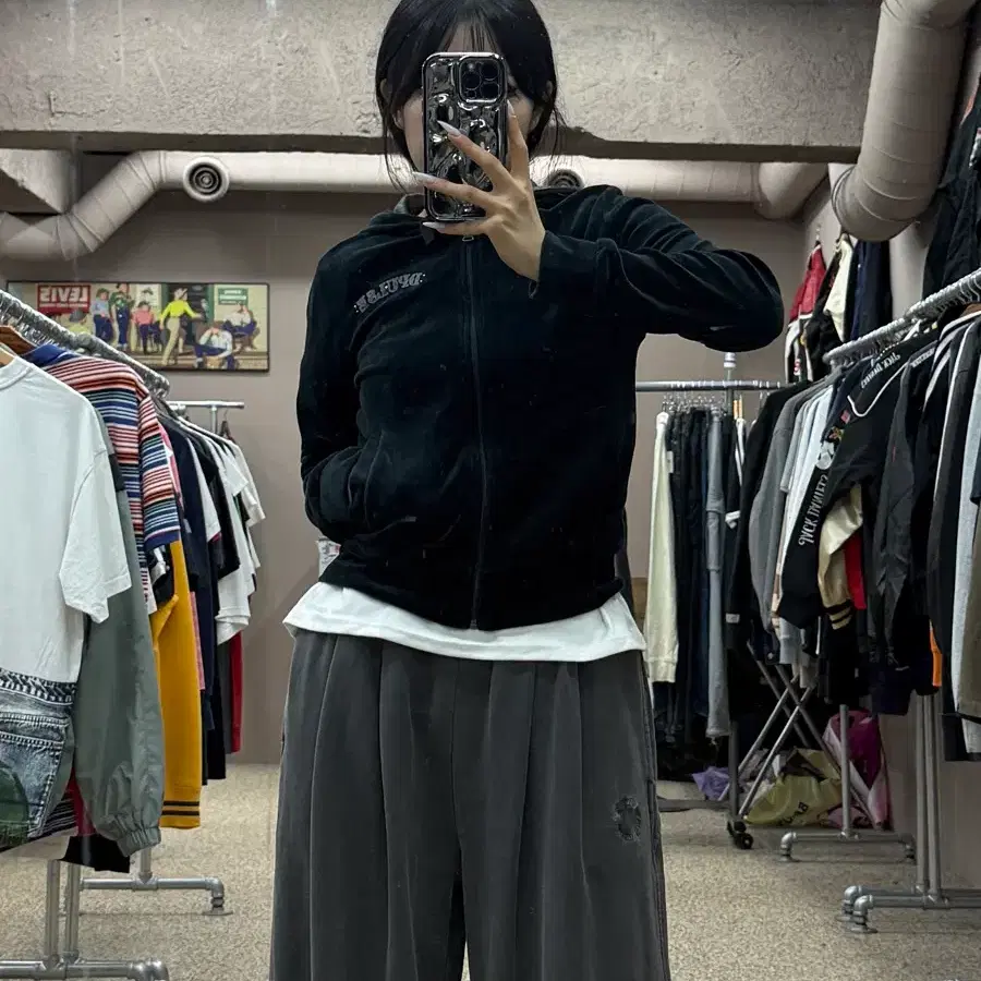 빈티지 레터링 벨벳 후드집업 블랙 S243