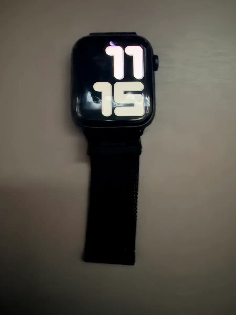 애플워치 se 블랙 44mm 나이키 콜라보 제품입니다