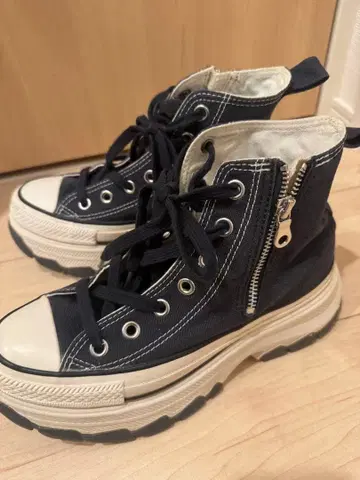 컨버스 블랙 스니커즈