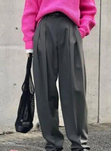 STUNNING LURE 루즈 슬랙스 테이퍼드 팬츠 카키