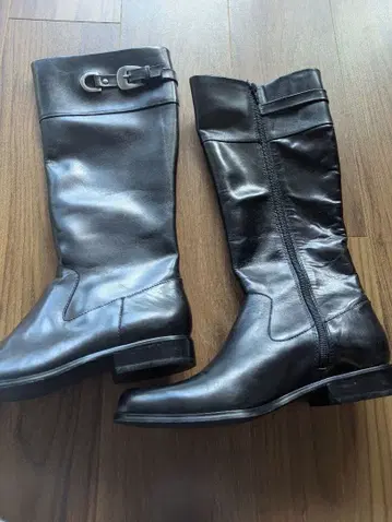 미사용 새상품 가죽 부츠 블랙 23.5cm