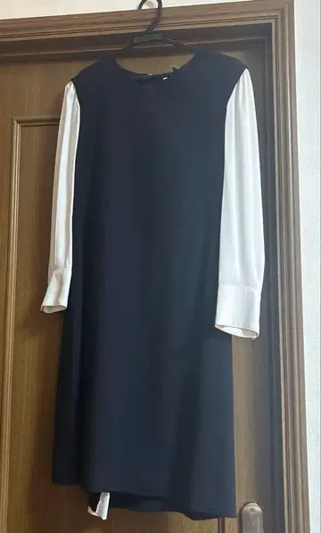 보더 앳 발코니 원피스