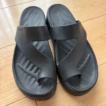Crocs 게타웨이 플랫폼 토 루프 샌들 블랙 w8