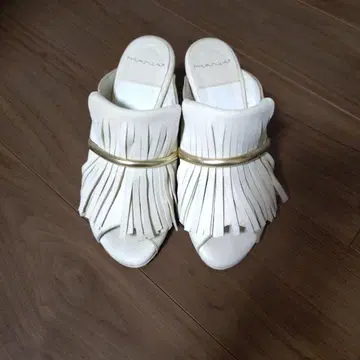 MANA 프린지 컴포트 샌들 화이트