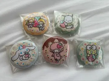 산리오 캐릭터즈 자수 캔뱃지 5개 세트