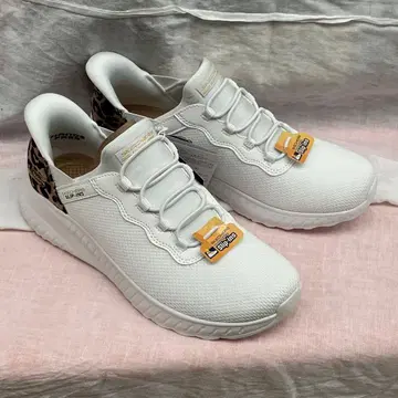 미사용 새상품 스케쳐스 24.5cm 슬립인즈 신발 흰색 화이트