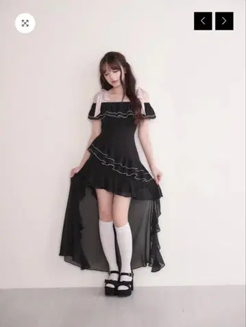 BunnyLis 프릴 오프숄더 피쉬테일 원피스