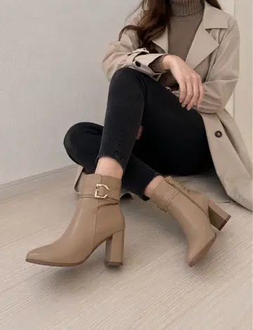 [ 새상품 라스트 1점 ] 베이지 숏부츠 23cm 와이드 힐 7.5cm