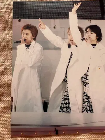 아라시 콘서트 스테이지 사진 오노 사토시 니노미야 카즈나리 마츠모토 준 아이바 마사키 사쿠라이 쇼