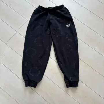 여성용 adidas 아디다스 팬츠 블랙 컬러 XS 사이즈