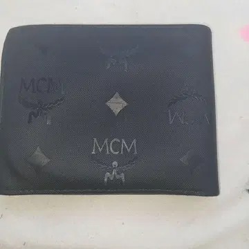 MCM 이단 접이식 지갑 블랙 비세토스