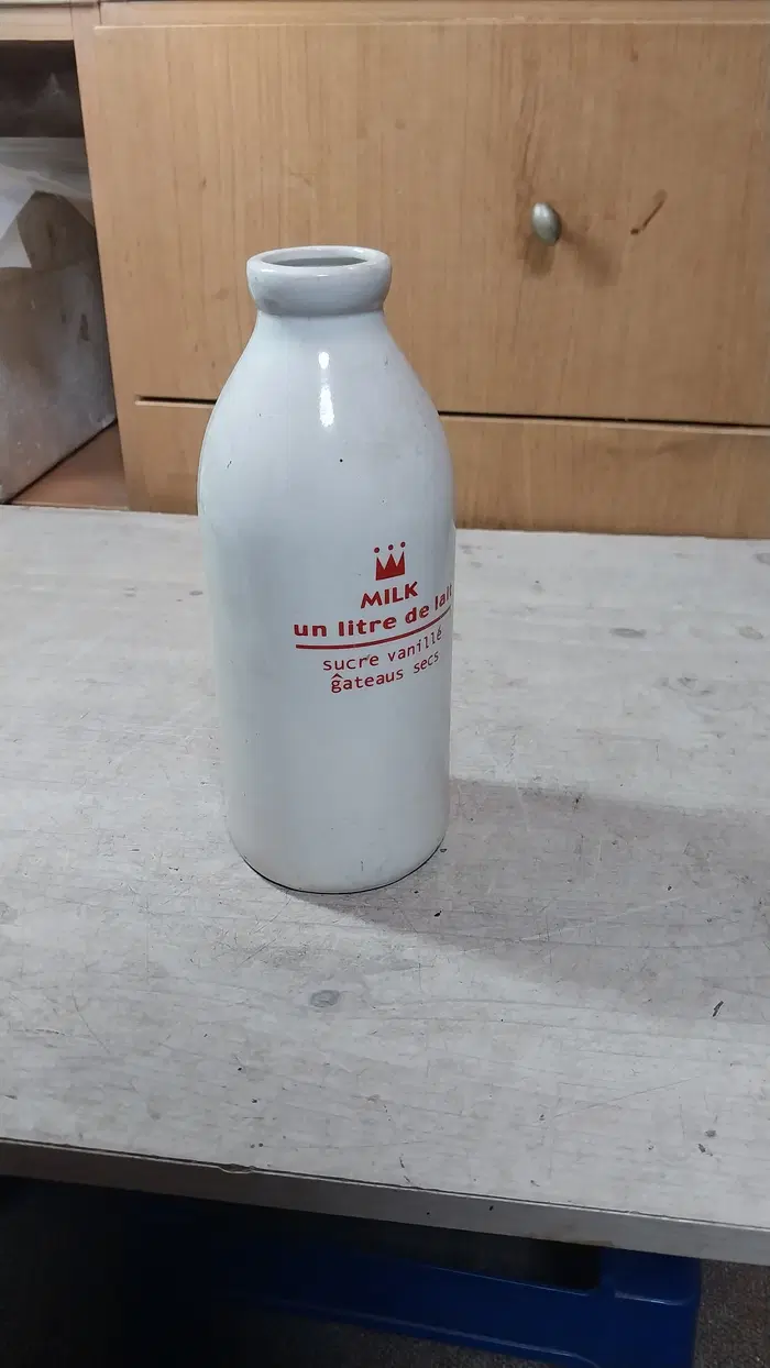 1970 일본 프렌치 스타일 도자기 우유병 스타일 화병