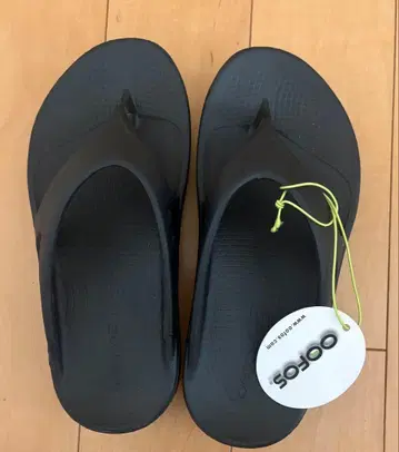 [ 새상품 ] OOFOS 리커버리 샌들 블랙 23cm