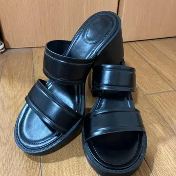 더블 스트랩 블록 힐 뮬 샌들 블랙 EUR40