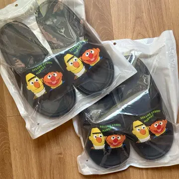 세서미 스트릿 샌들