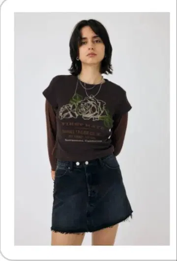 MOUSSY VINTAGE LABEL T셔츠 BRN