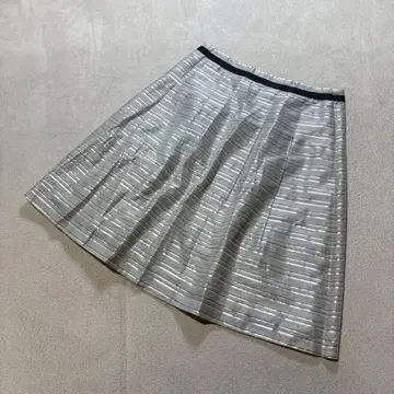 언타이틀 월드 일본제 보더 무늬 플레어 스커트
