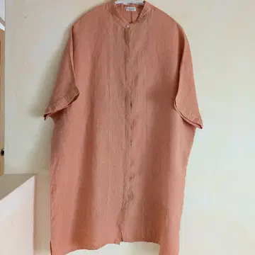 린넨 100% 리노 엘리나 셔벗 오렌지 반팔 블라우스 밴드 카라