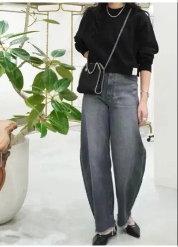 새상품 택 포함 야누크 커브 테이퍼드 로라 22 CUG LAURA