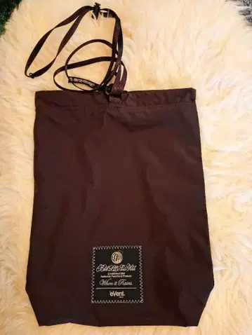 bbblllaaahhh DRAWSTRING POUCH ( M ) 브라브라브라