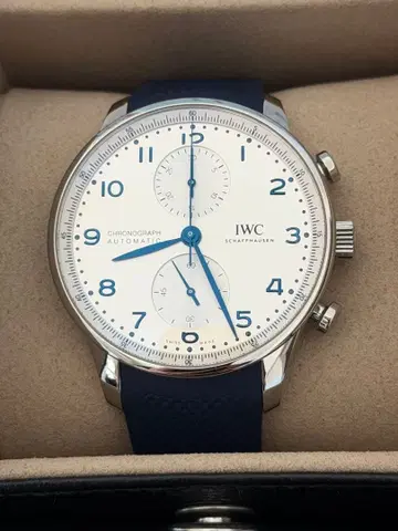 IWC 포르투기저 크로노그래프 자동 와인딩 (공식 매장 구매 연장 보증 포함)