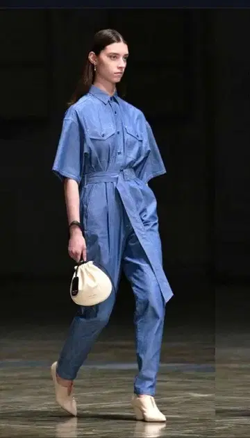 하이크 데님 오버롤 HYKE CHAMBRAY OVERALL
