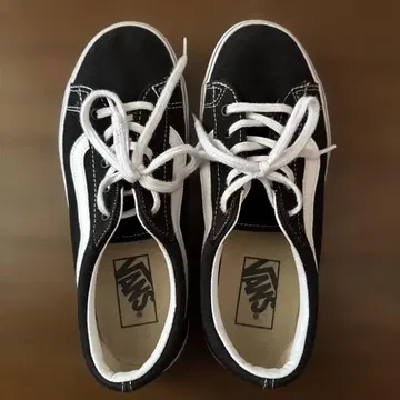 Vans 블랙/화이트 스니커즈 23cm