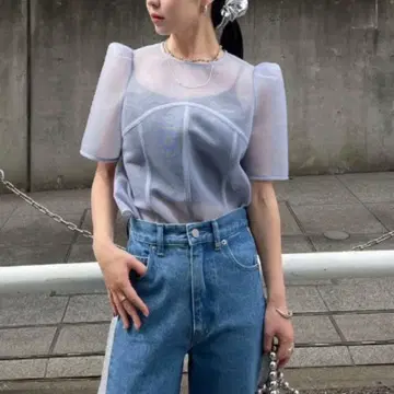 Ameri vintage 시어 퍼프 슬리브 상의 라이트 블루