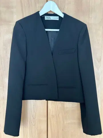 ZARA 숏 노카라 자켓 블랙
