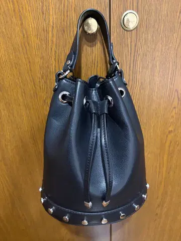 ZARA 스터드 장식 복조리 백 블랙 자라 3way