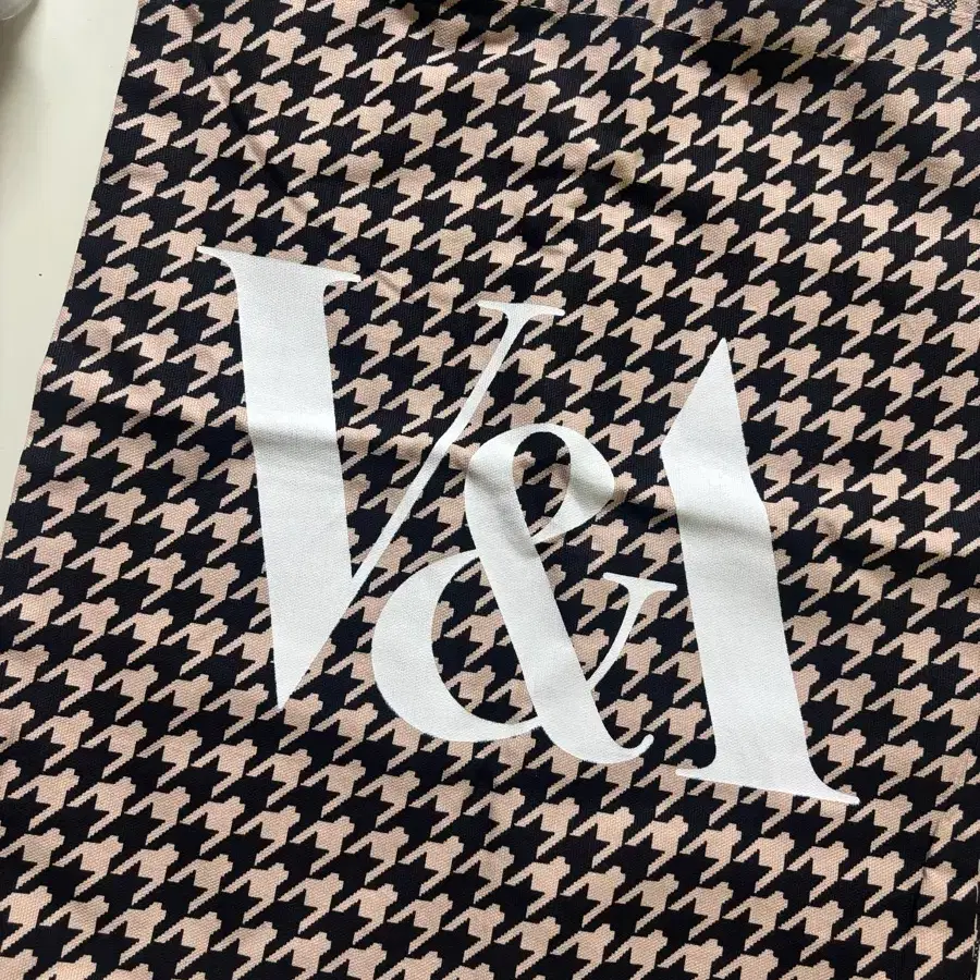 새상품) 런던 V&A 뮤지엄 에코백