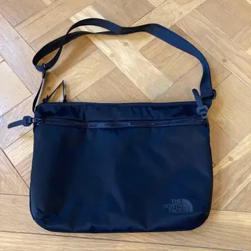 THE NORTH FACE 셔틀 시리즈 숄더백
