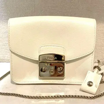 [ 새상품급 ] FURLA 메트로폴리스 가죽 체인 숄더백 화이트