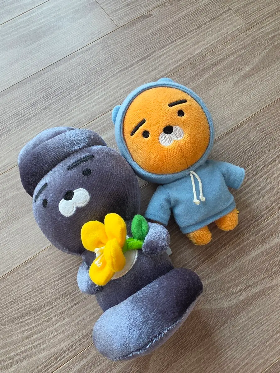 카카오프렌즈 제주 라이언과 후드라이언 인형 팔아요
